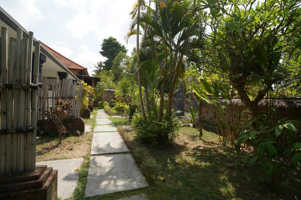 Готель Oyo 1840 Kubu Ubud Екстер'єр фото