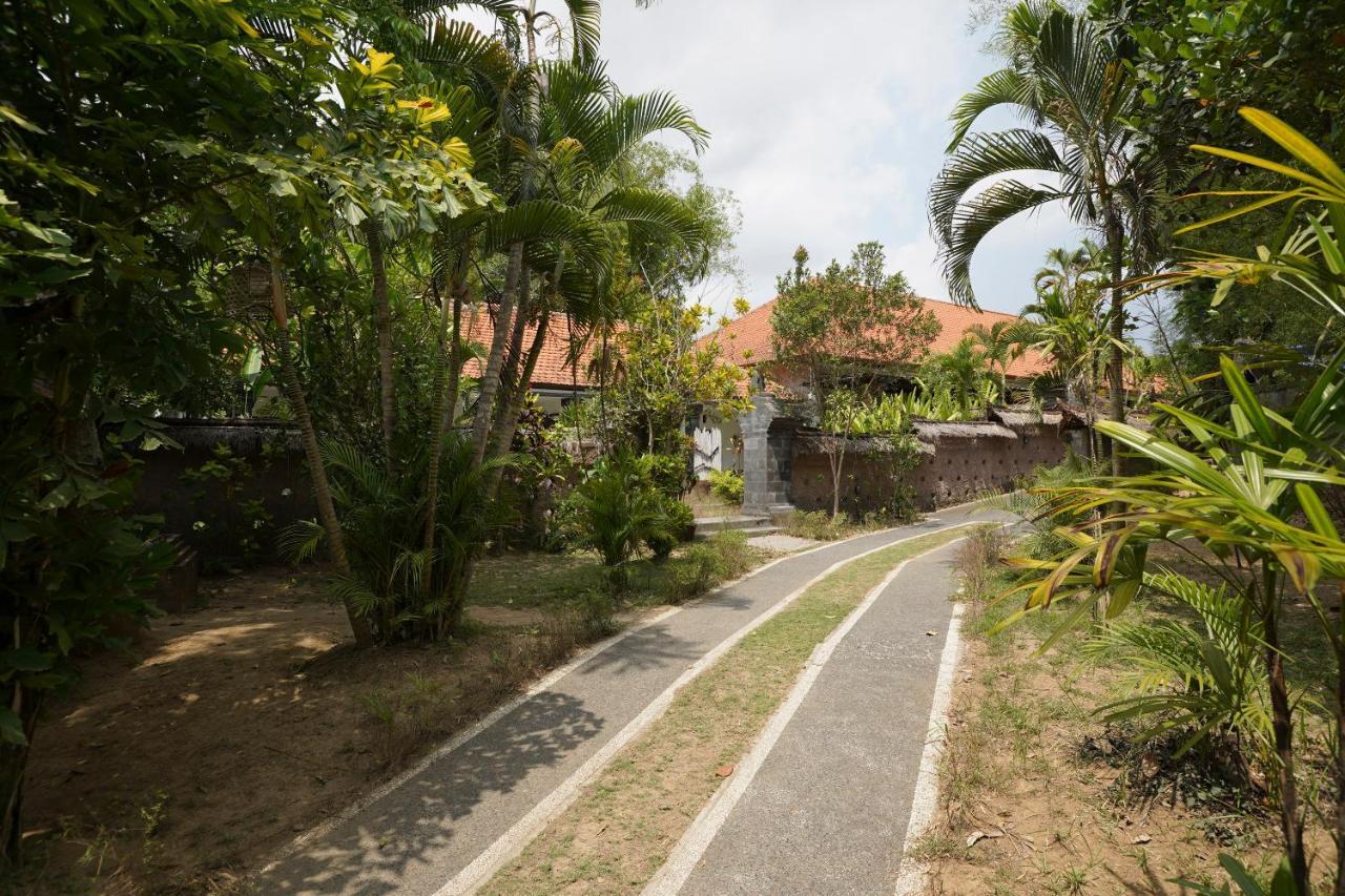 Готель Oyo 1840 Kubu Ubud Екстер'єр фото