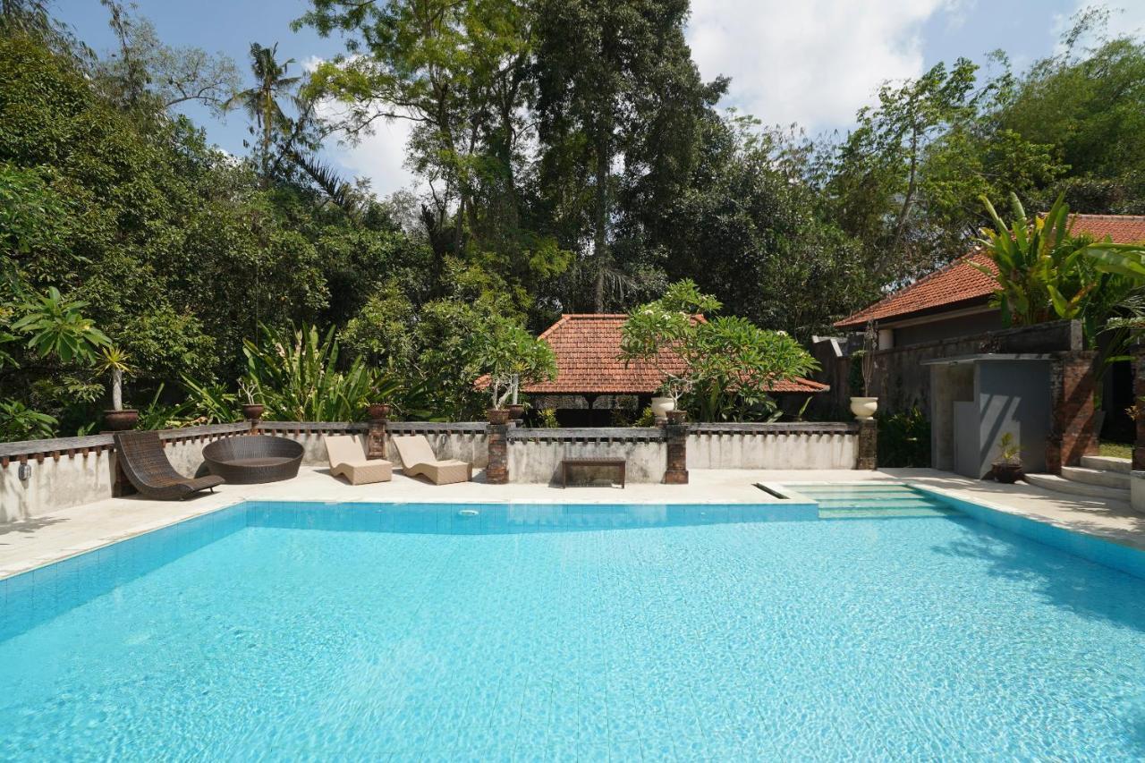 Готель Oyo 1840 Kubu Ubud Екстер'єр фото