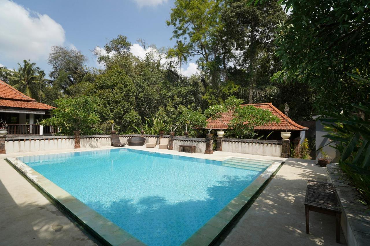 Готель Oyo 1840 Kubu Ubud Екстер'єр фото